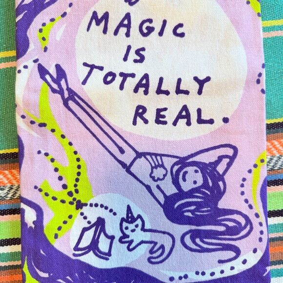 Blue Q 'Magic Is Totally Real' Dish Towel in Purple Yellow & White 21" x 28" NWT - Picture 3 of 5